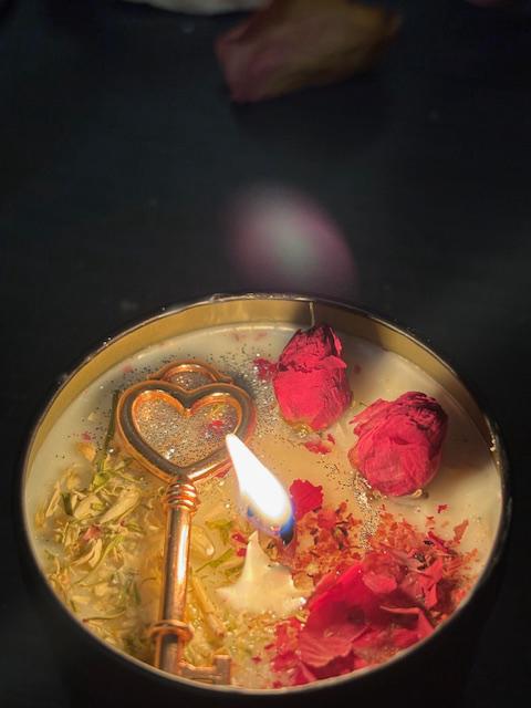 A Key to My Heart Candle |Love Spell Candle | Heart Chakra Rose Quartz Candle | Pink Marriage Candle