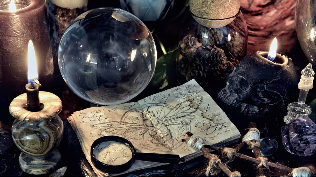 Tips and Tricks in Spellcraft: Witchcraft, Hoodoo, Paganism